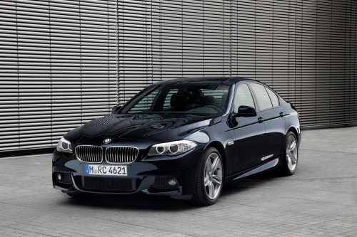 BMW újdonságok Párizsban